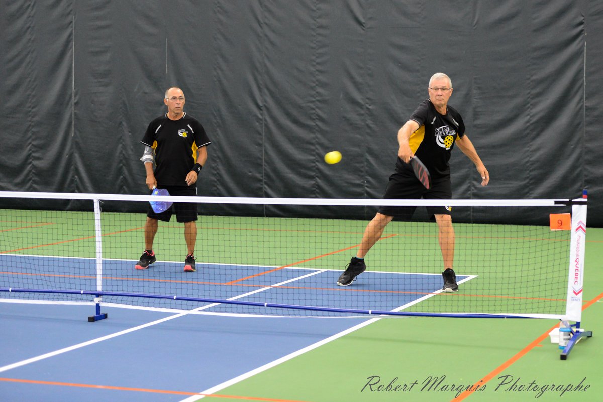 Joueurs de pickleball à Terrebonne